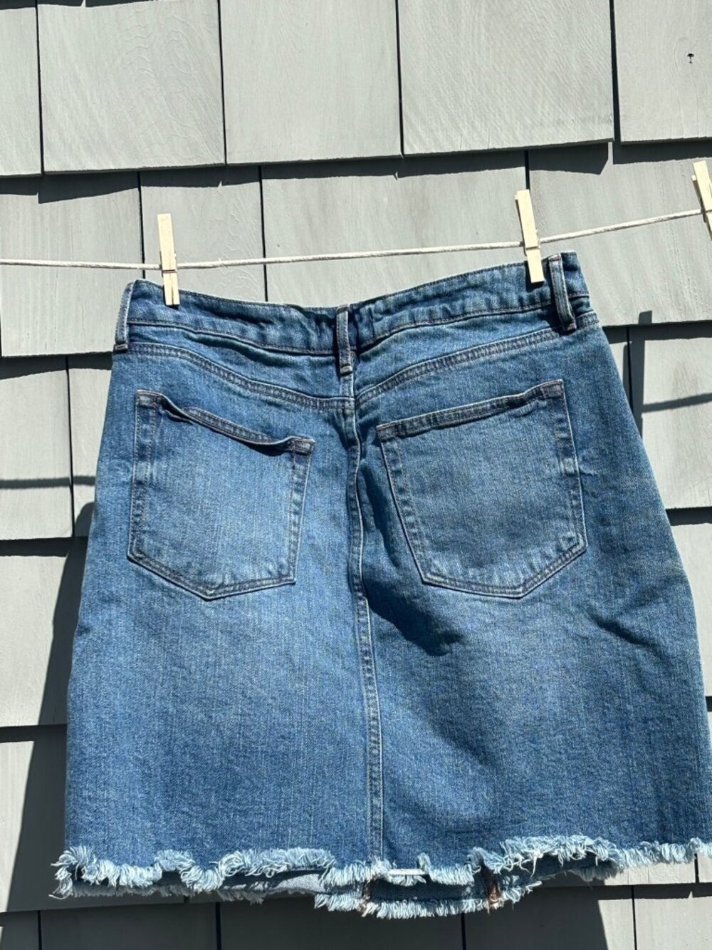 LOFT Denim Raw Frayed Hem Mini Skirt Medium Wash Size 6 Like New - Picture 2 of 4